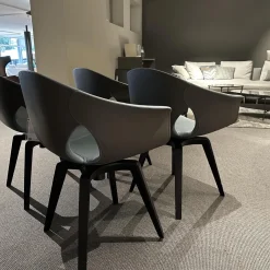 4er-Set Sessel Ginger 5542101 Bezug Außenschale Leder SC 28 Seppia Braun Grau Innen LEder SC 254 Stell Blue Grau Blau Gestell Wengeholzfarbig Esche 32 Drehbar Mit Rückholfunktion