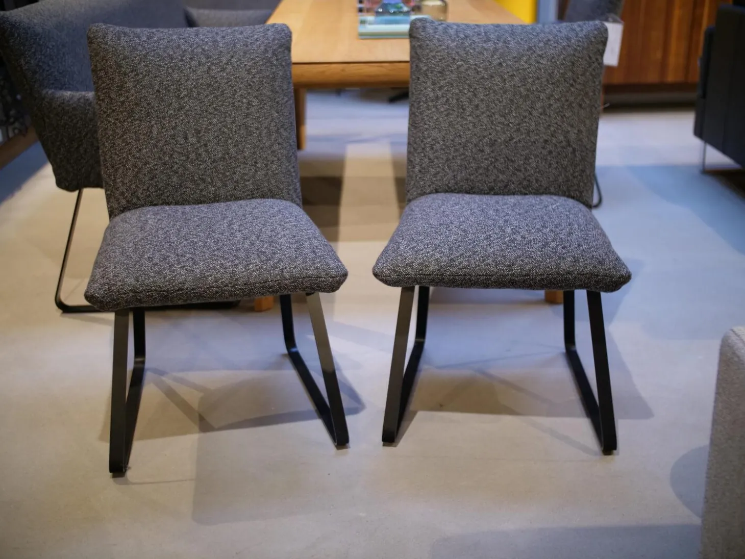 2er-Set Stühle Heaven Dining Stoff Mara Graphit Grau Gestell Metallkufe Schwarz Ohne Armlehne