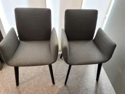 2er-Set Stühle Jalis Stoff 7145 Taupe Grau Gestell Massivholz Schwarz Geölt