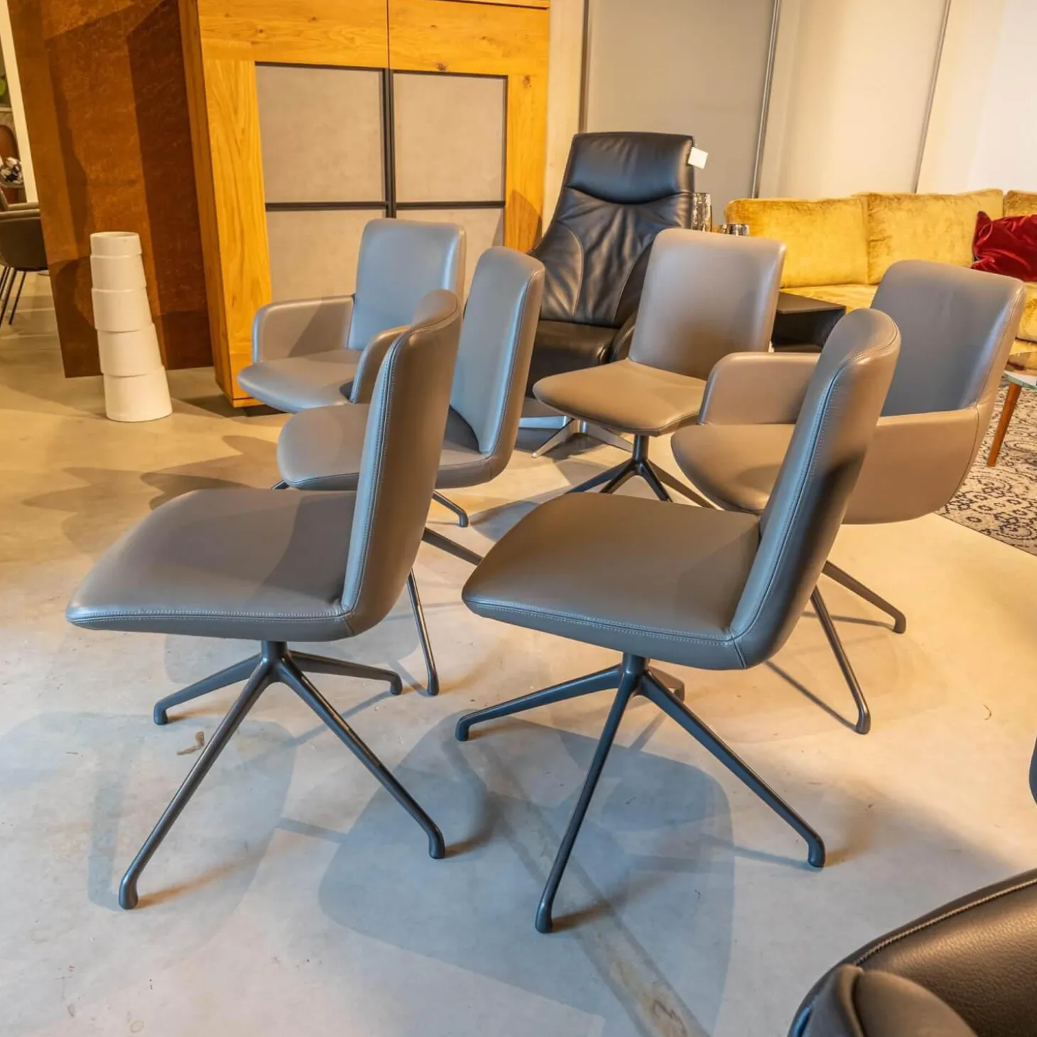 6er-Set Stühle Materia Soft Leder Cristal mit Drehgestell