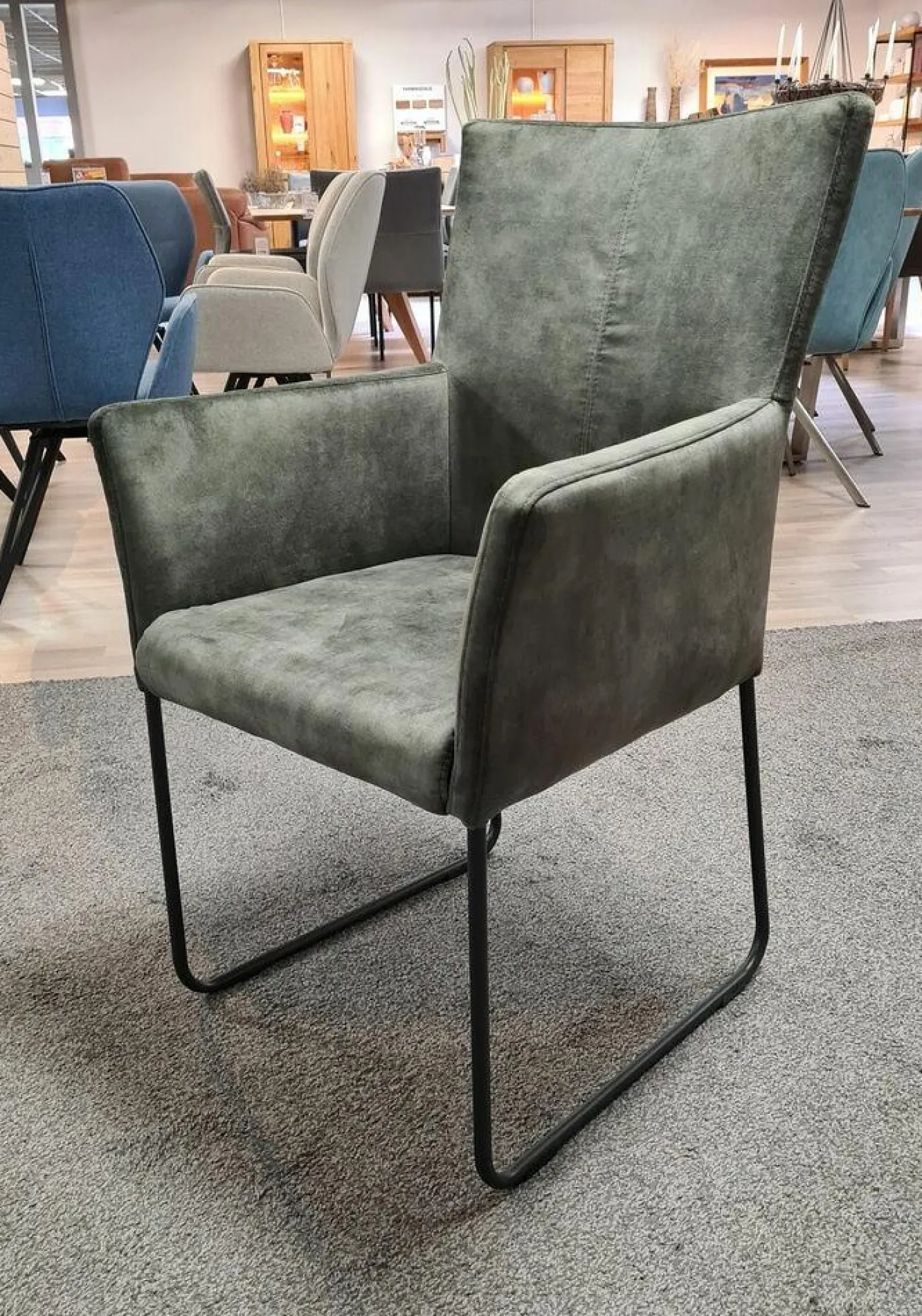 6er-Set Stuhl 4110 Stoff Almeida Hunter Grün-Grau Kufe Schwarz Pulverbeschichtet