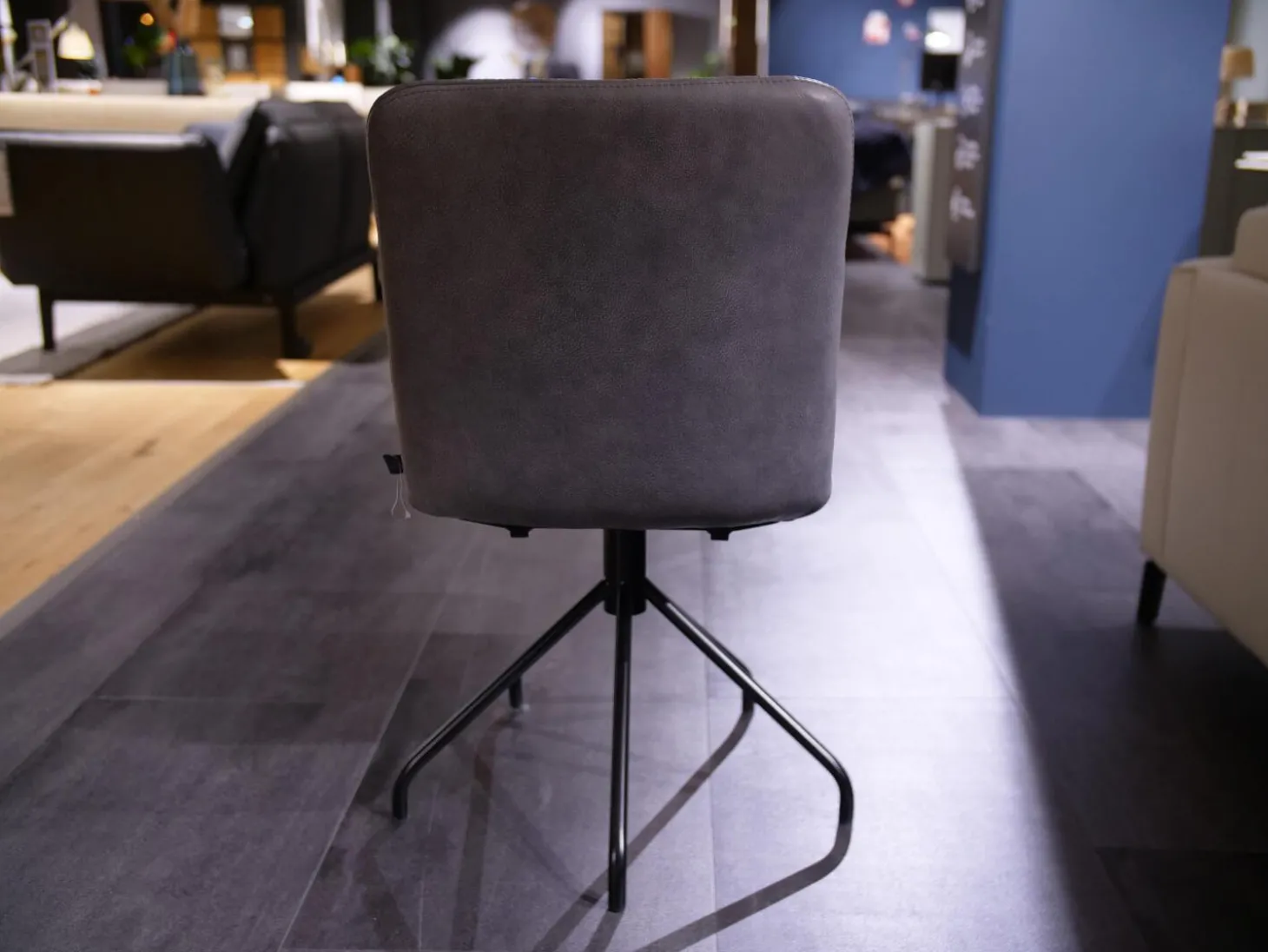 2er-Set Stuhl Aiden Soft Leder Luna Steingrau Spinnenfuß Schwarz Pulverbeschichtet Mit Drehmechanik Und Gleitern