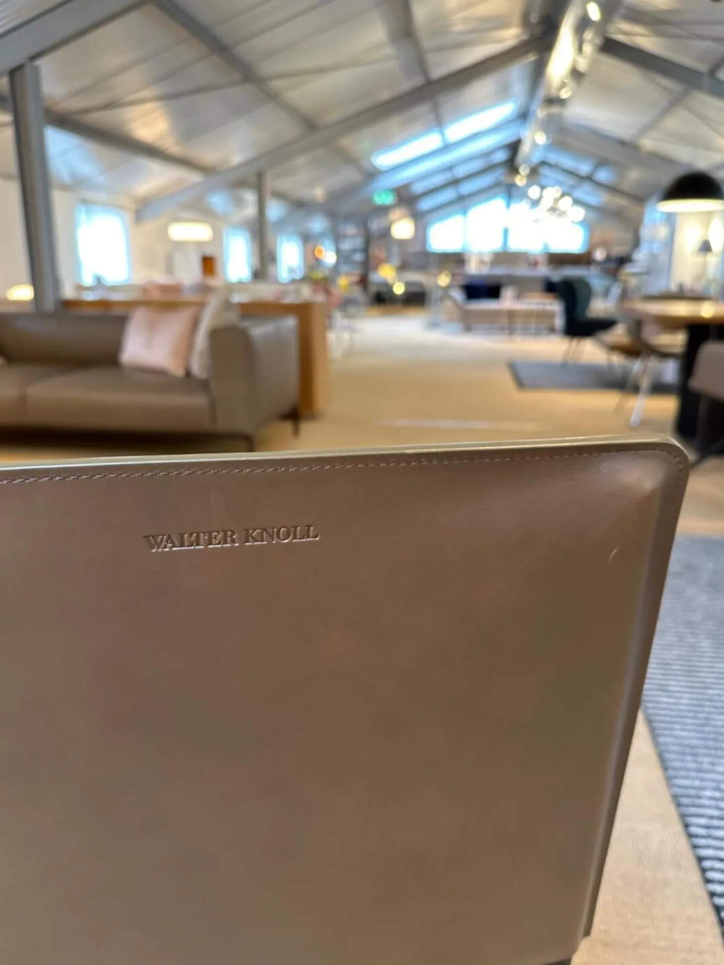 6er-Set Stuhl Aisuu 1220 Sattelleder Khaki Grün Braun Gestell Metall Schwarz