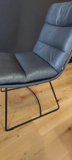 2er-Set Stuhl Arva 1512 OA2 Leder Sauvage 4 8102 Anthrazit Rundrohrgestell M02 Struktur Schwarz