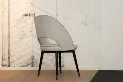 4er-Set Stuhl Colette Bezug Leder Kashmir Nuage Hellgrau Gestell Buche Wengefarben Gebeizt