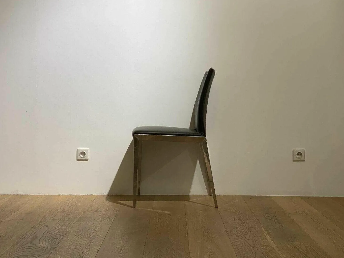 4er-Set Stuhl Dart Leder Braun Mocca Gestell Aluminiumdruckguss Hochglanz