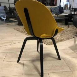 4er-Set Stuhl Flat 4NH Stoff Senf Holzfuß Esche Schwarz