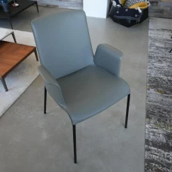 2er-Set Stuhl Liz 1302 Leder Congress 1440 Marram Grau Bise Schwarz 4 Bein Untergestell Matt Pulverbeschichtet Schwarz