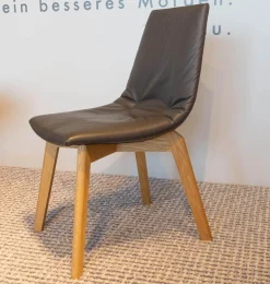 4er-Set Stuhl Lui Leder L1 Schwarzbraun Gestell Eiche Naturöl