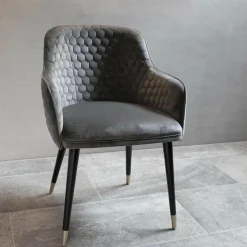 4er-Set Stuhl Modell Albert Stoff Piano 15 Füße Messing Veredelt