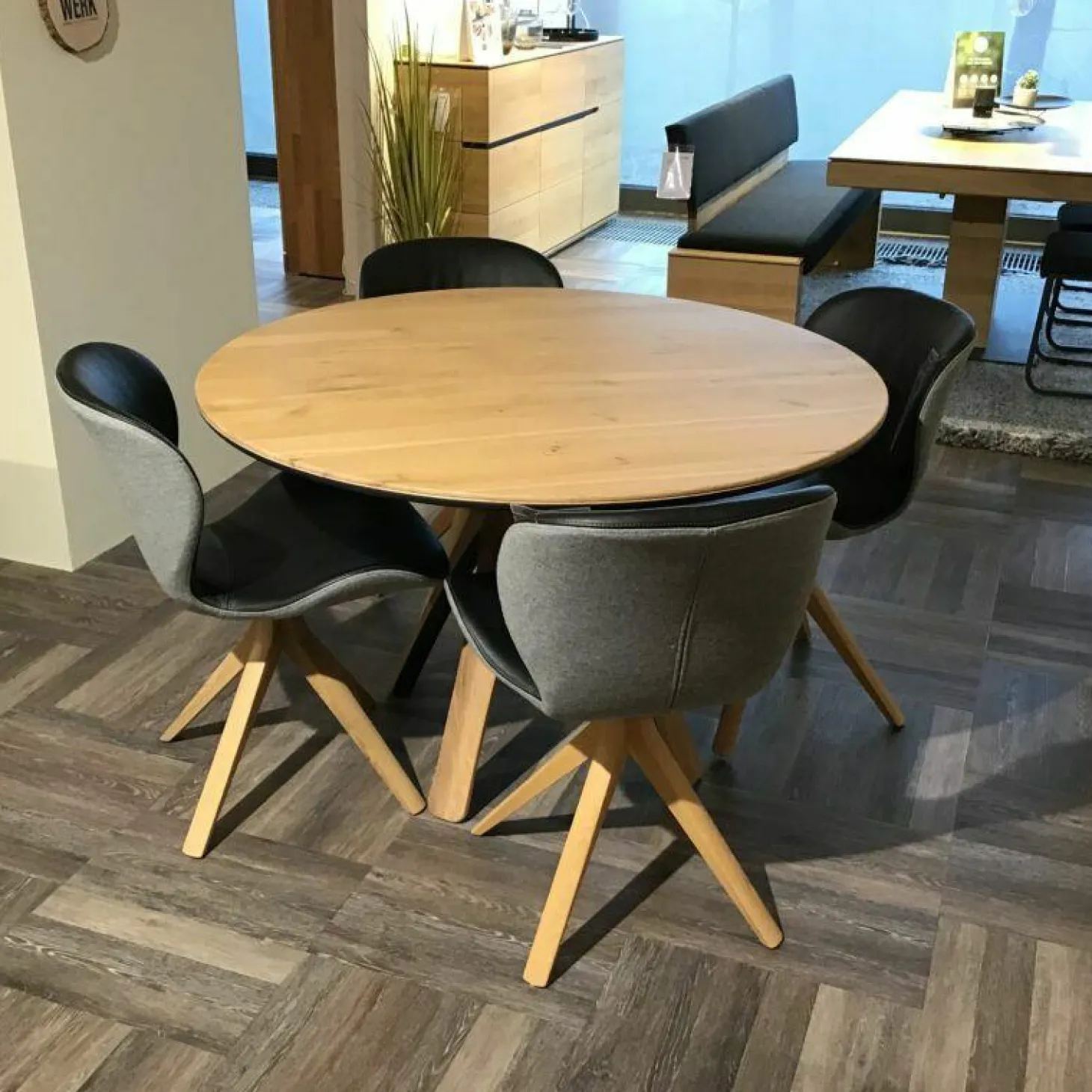 4er-Set Stuhl Wodan Leder Colorado Schwarz Rückseite Stoff Grau Füße Asteiche