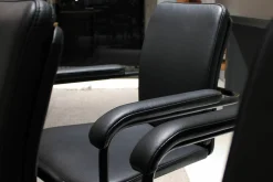 4er-Set Stuhlgruppe D14 Leder PG I Schwarz Gestell Stahlrohr Schwarz Pulverbeschichtet