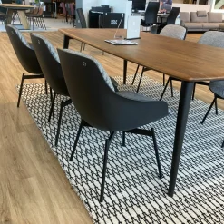 Essgruppe 900 600 Tischplatte Amerikanischer Nussbaum Gestell Schwarz Lackiert Stuhl Stoff Schwarz Weiß Gemustert Stahlgestell Schwarz Pulverbeschichtet