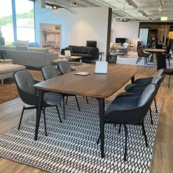 Essgruppe 900 600 Tischplatte Amerikanischer Nussbaum Gestell Schwarz Lackiert Stuhl Stoff Schwarz Weiß Gemustert Stahlgestell Schwarz Pulverbeschichtet