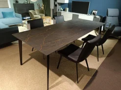 Essgruppe 812 Verkehrsschwarz Mit Stühlen 732 Leder 1 Nero