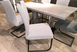 Essgruppe Dillan Stoff 921 Florida Silver Grau Und Stoff 929 Florida Grey Grau Gestell Eisen Schwarz Tisch Beton Dekor Grau
