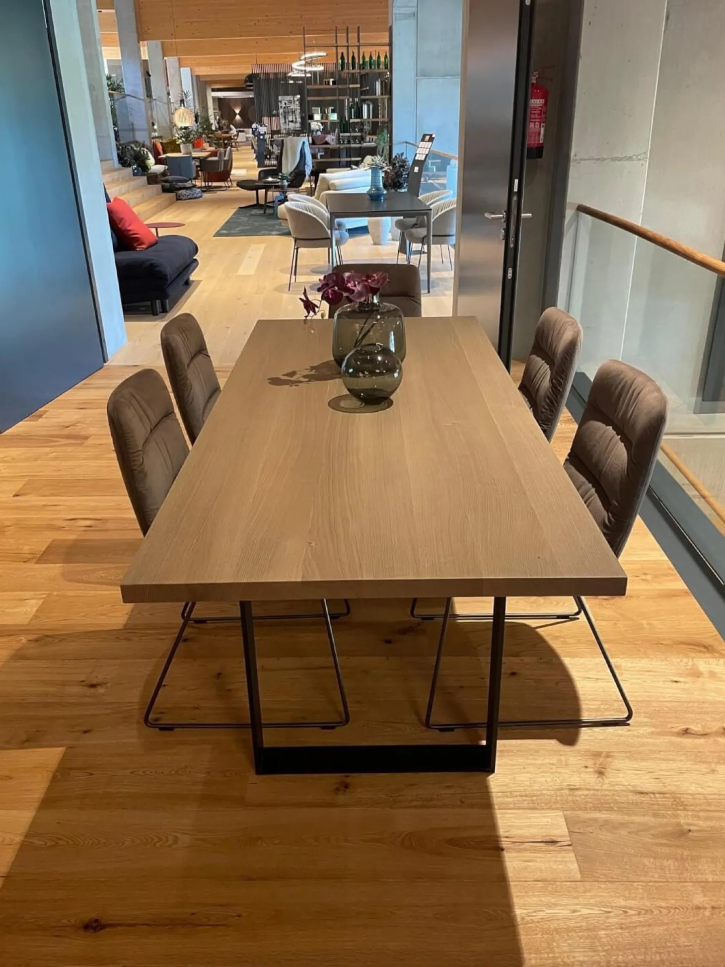 Essgruppe 4er-Stuhlset Arva Light Stühle Stoff Seven Liver Braun mit Tisch Schreinergefertigt