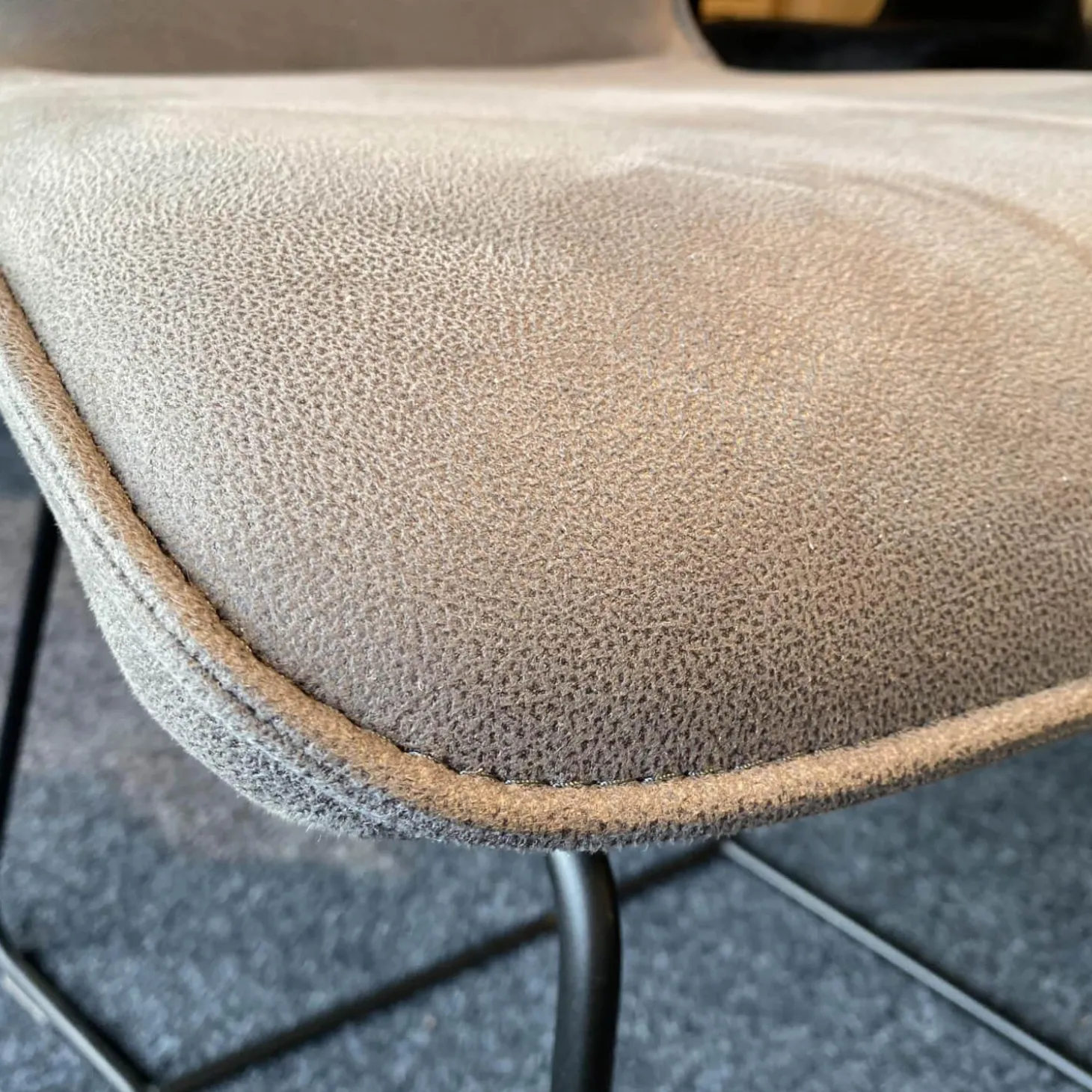 Essgruppe ET524 Kaia Tisch Nussbaum Natur mit 6 Stühle