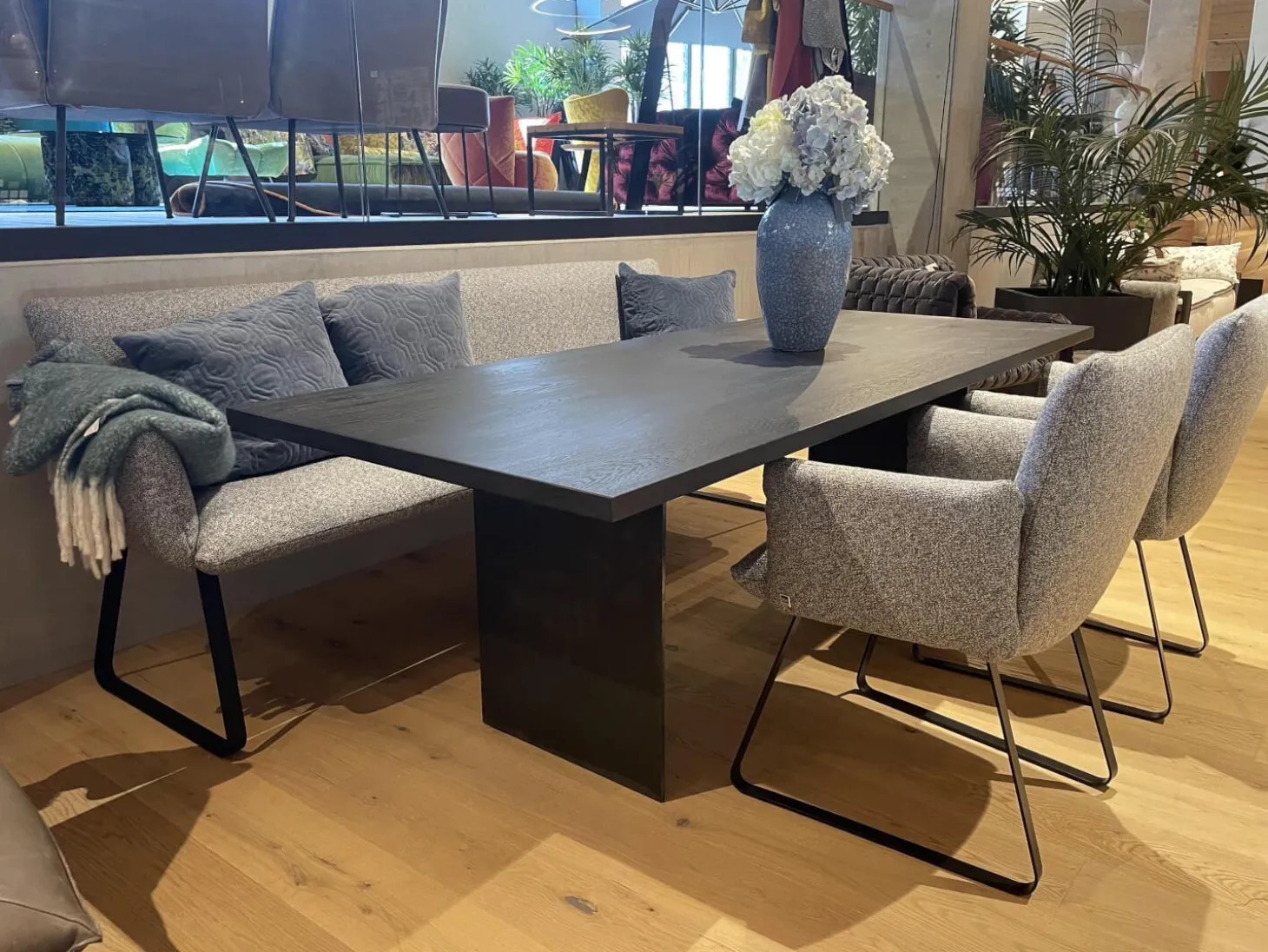 Essgruppe Heaven Dining Schreinergefertigter Tisch Mit Bank Und 2 Stühlen