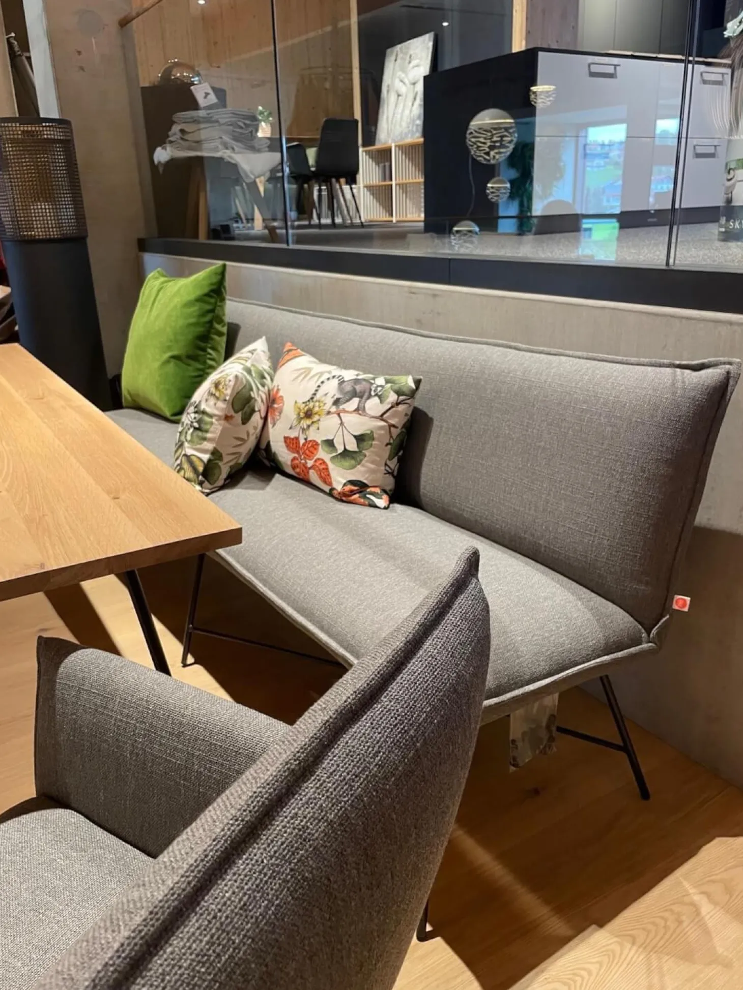 Essgruppe Jess Design Tisch Charles Eiche mit Bank und 4 Stühlen