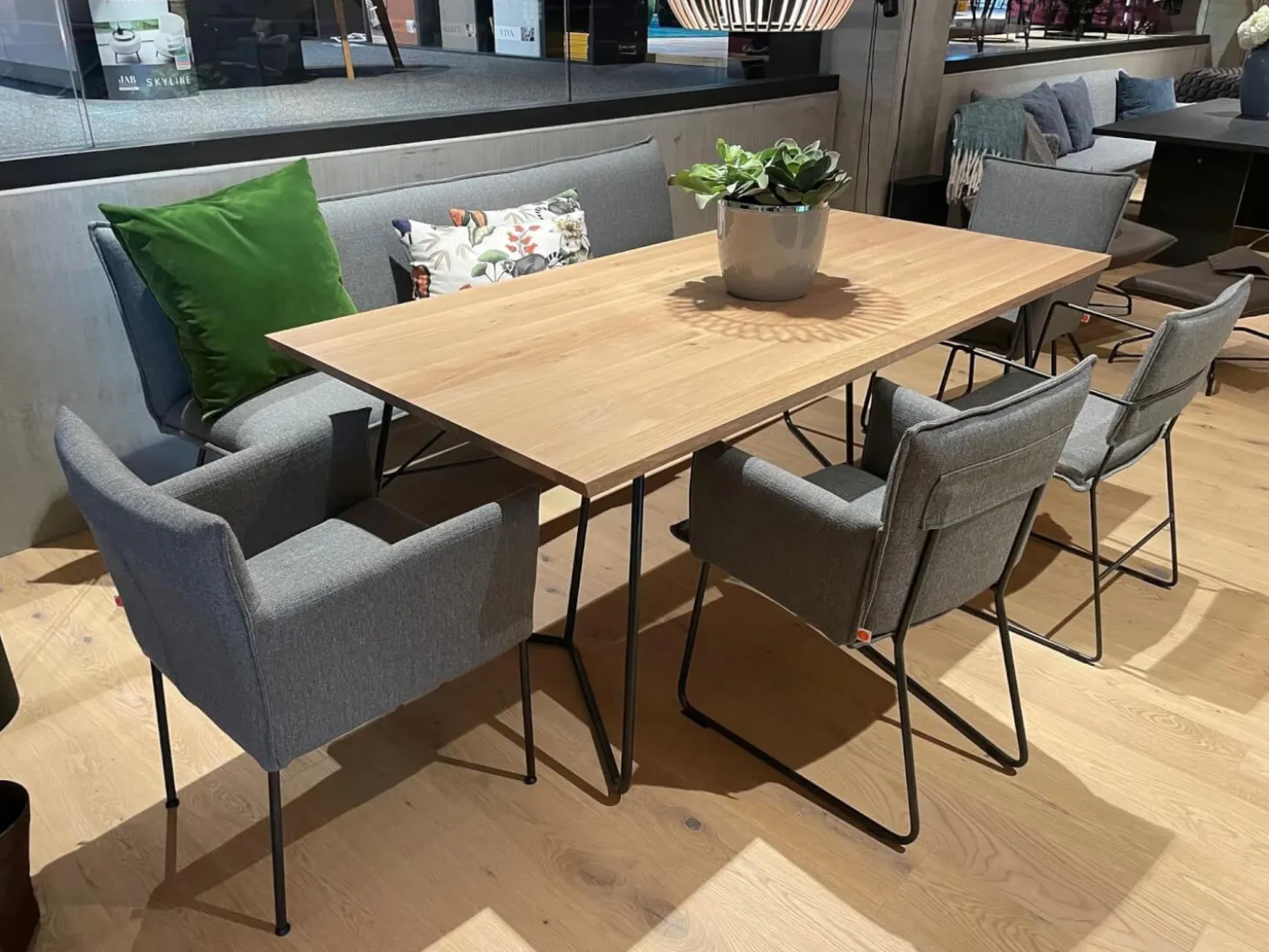 Essgruppe Jess Design Tisch Charles Eiche mit Bank und 4 Stühlen