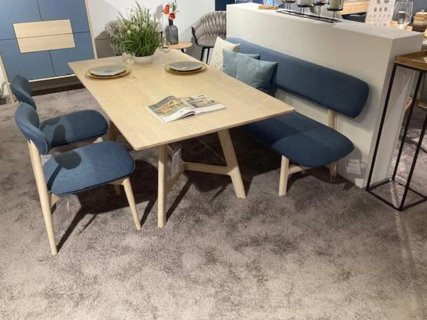 Essgruppe Juna Esche Gebürstet Weiß-Geölt Tisch Stühle Bank