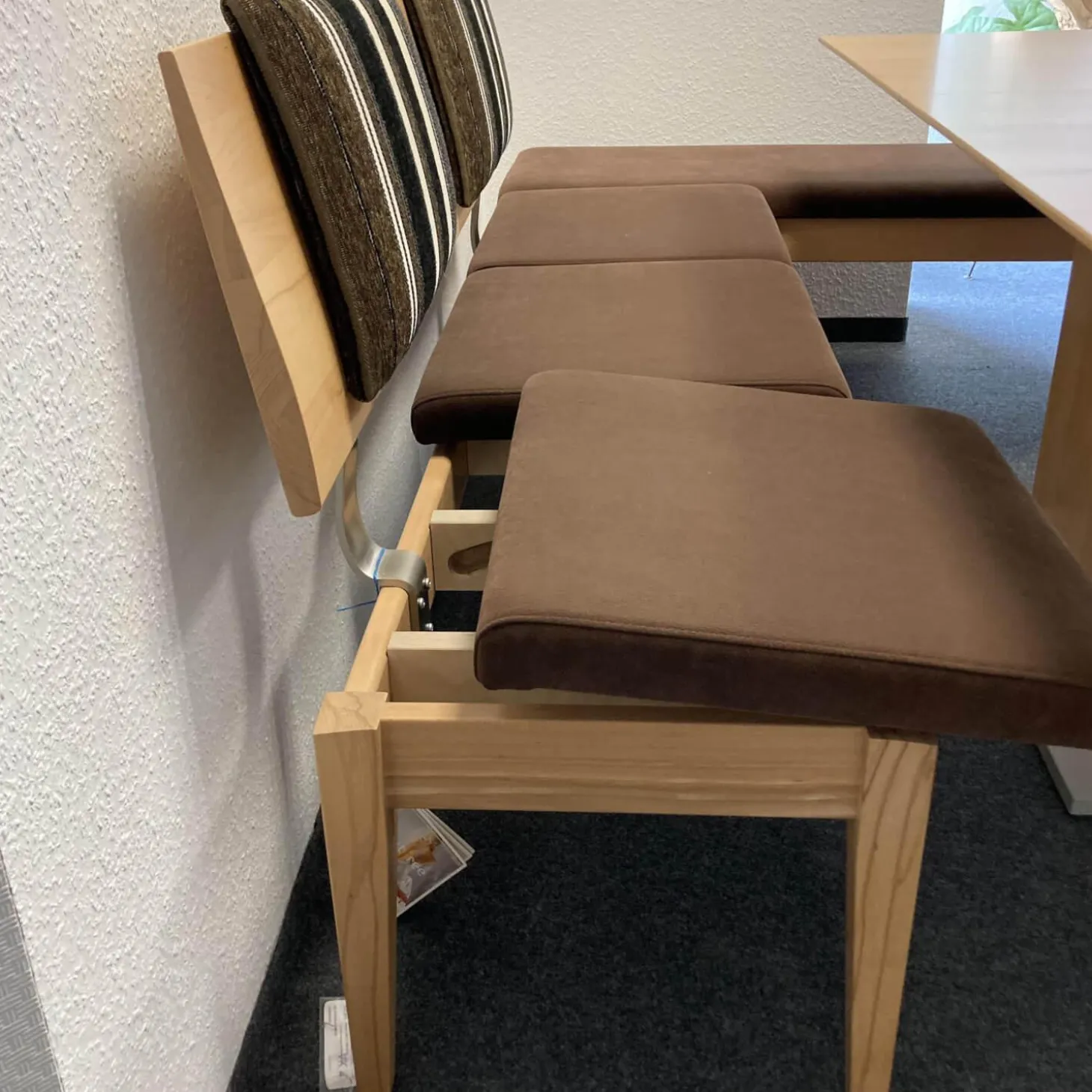 Essgruppe Modell Multisit mit 1 Säulentisch 2 Bänke 2 Stühle mit Funktion