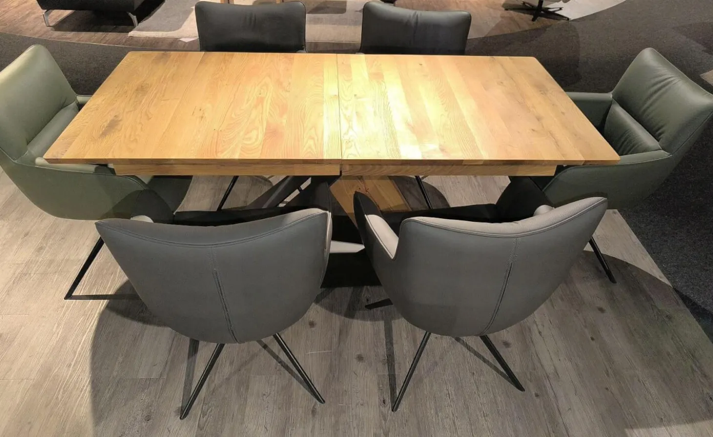 Essgruppe Paritta Limone 2 Stühle Leder Anthrazit Und Olive Grün Tisch Balkeneiche Massiv Gestell Metall Schwarz