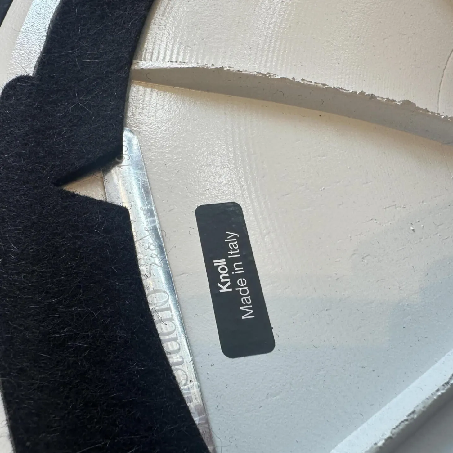 Essgruppe Saarinen Tisch Platte Fenix Weiß Fuß Schwarz Stuhl Tulip Fenix Schwarz Und Weiß Stoff Eva 154 Gold