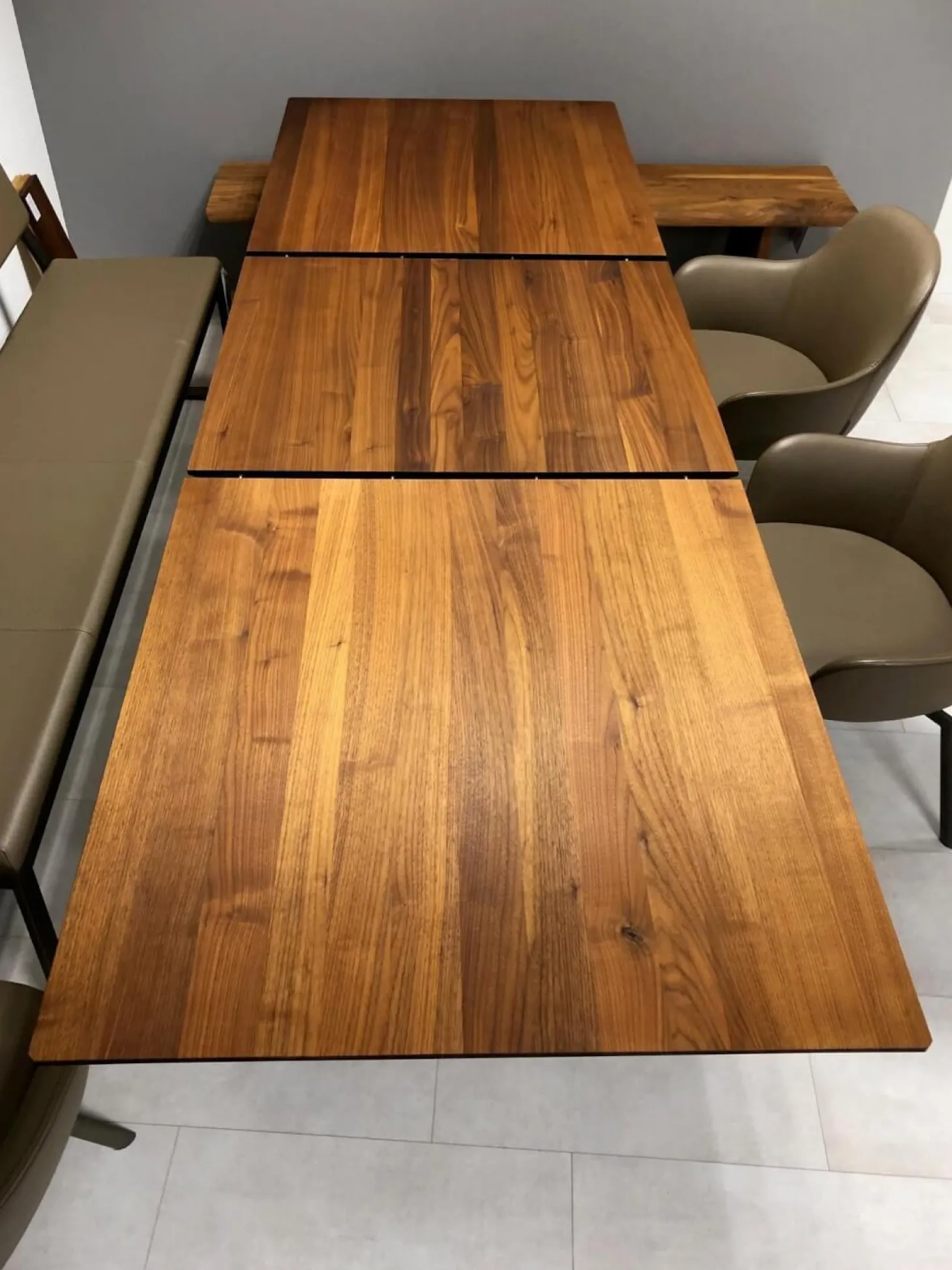 Essgruppe Terso Esstisch Nussbaum Rustikal Massiv 3 Stuhlsessel 1 Bank Leder Colorado Pistazie