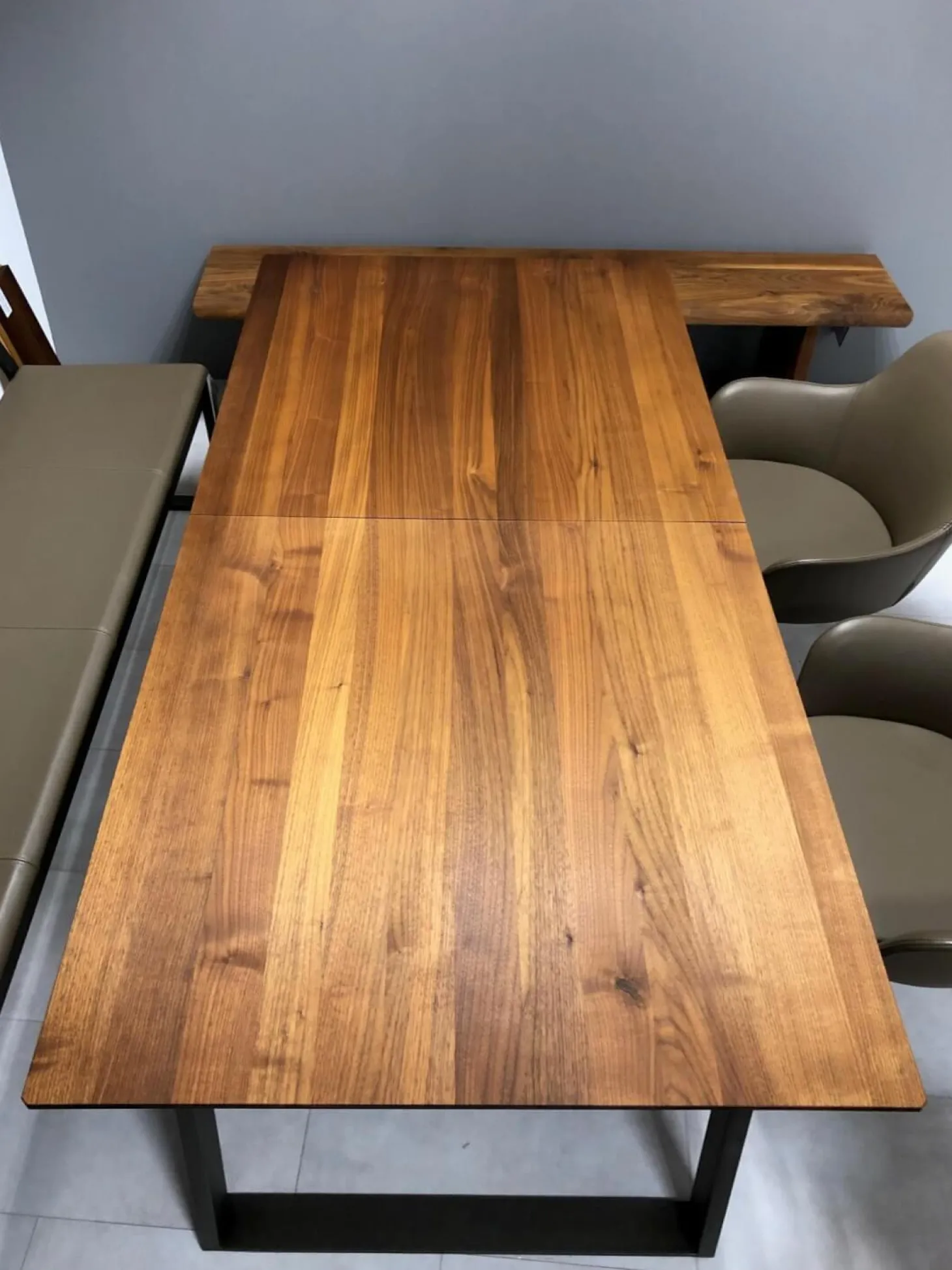 Essgruppe Terso Esstisch Nussbaum Rustikal Massiv 3 Stuhlsessel 1 Bank Leder Colorado Pistazie