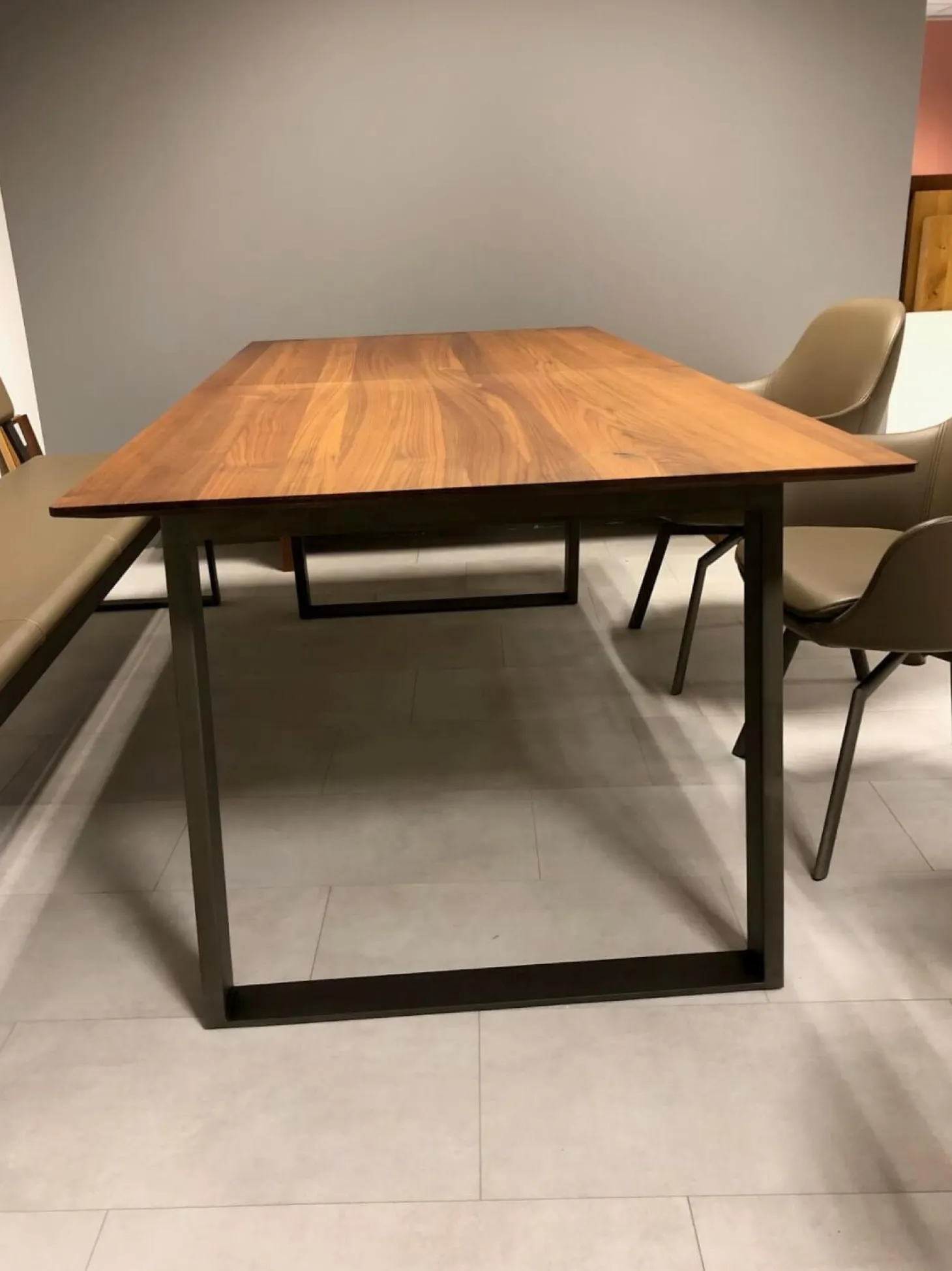 Essgruppe Terso Esstisch Nussbaum Rustikal Massiv 3 Stuhlsessel 1 Bank Leder Colorado Pistazie