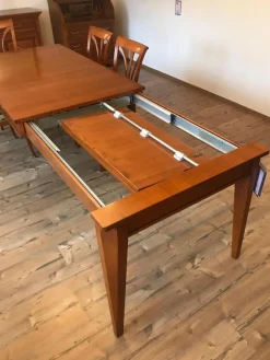 Essgruppe Tisch 3282 Kirschbaumfarbig Antik Mit Auszug Inklusive 6 Stühlen Milano Kirschbaumfarbig Antik Sitzbezug Stoff S3021 Musterung Beige Schwarz