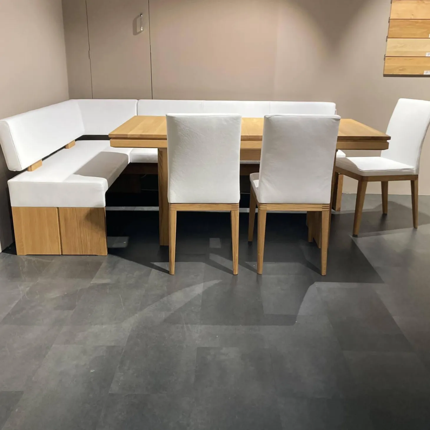 Essgruppe Vicenza Bank 3 Stühle Leder Weiß Tisch Eiche Massiv Geölt