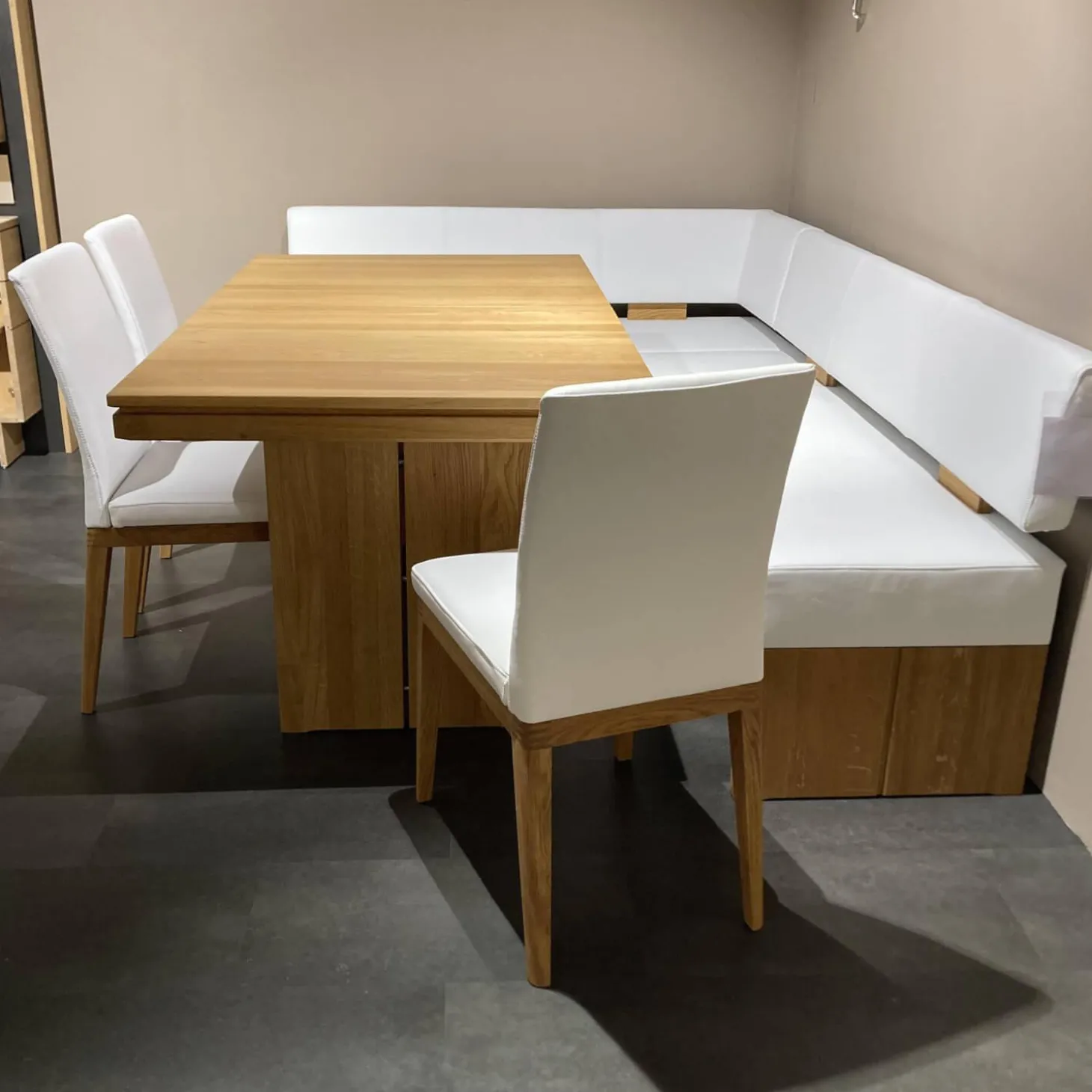 Essgruppe Vicenza Bank 3 Stühle Leder Weiß Tisch Eiche Massiv Geölt