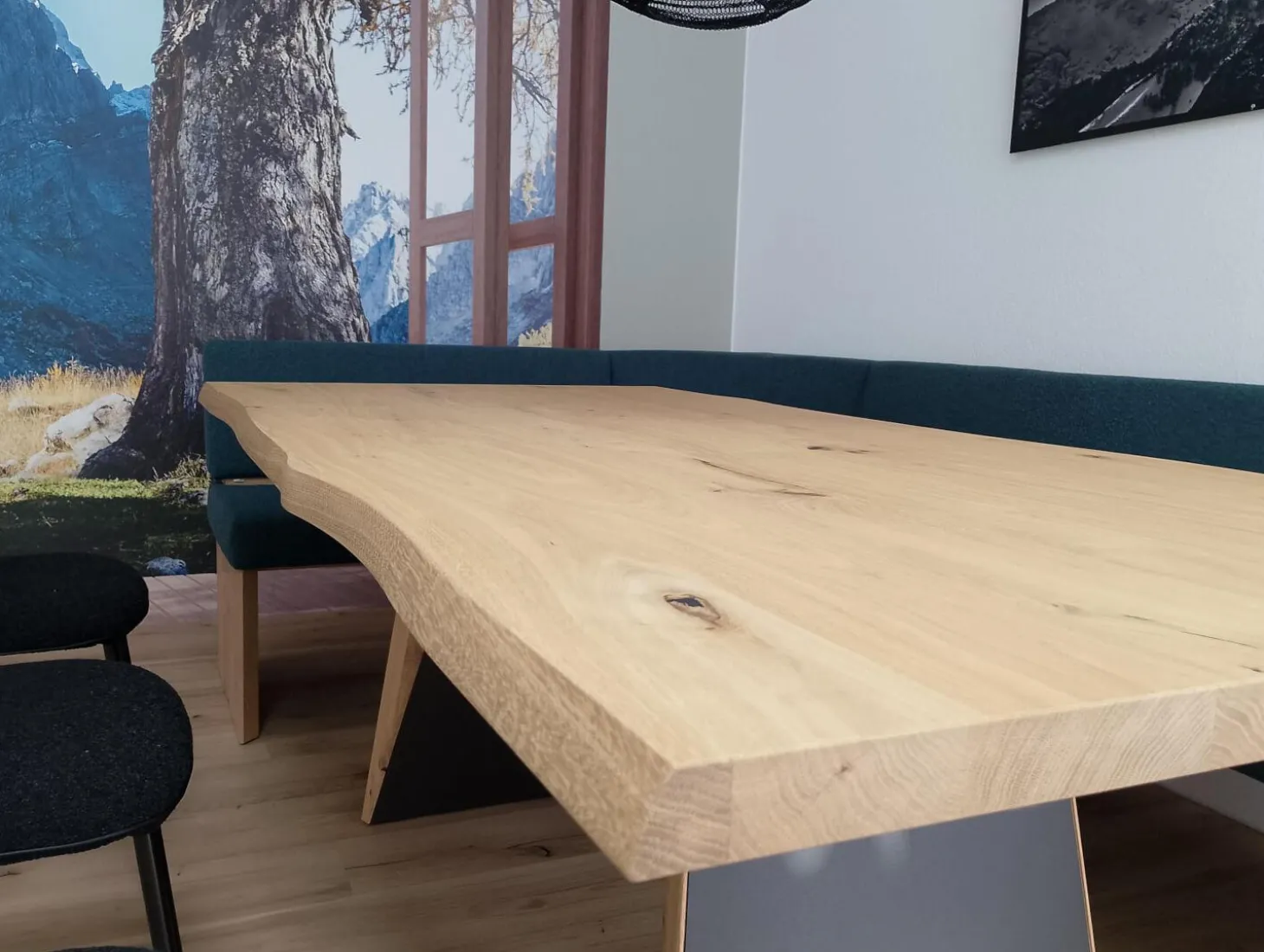 Essgruppe Vtektura Living Tisch Wildeiche Rustiko Schwarz Bank Und Stühle Stoff Select Mineralblau Und Schwarz Gestell Metall