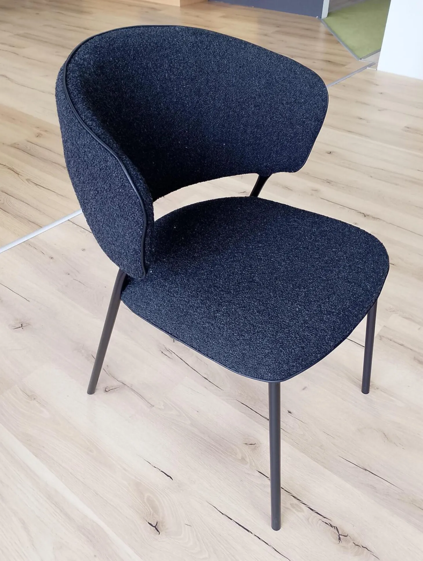 Essgruppe Vtektura Living Tisch Wildeiche Rustiko Schwarz Bank Und Stühle Stoff Select Mineralblau Und Schwarz Gestell Metall