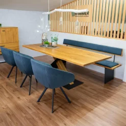 Essgruppe Z34 Säulentisch Rustikale Asteiche Hartwachsöll Natur Äste Säulengestelll Holz Metal RAL7021 Schwarzgrau Mit Einzelbank Und 3 Schalenstühlen Ohne Deko