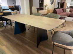 Esstisch 3100 C Platte Eiche Astig Geräuchert Wangengestell Schwarz Geneigt