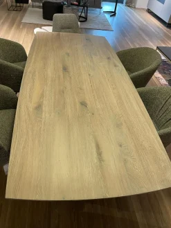 Esstisch 3100 C Platte Eiche Astig Geräuchert Wangengestell Schwarz Geneigt