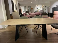 Esstisch 3100 C Platte Eiche Astig Geräuchert Wangengestell Schwarz Geneigt