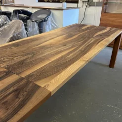 Esstisch 2011 Europäischer Nussbaum Natur Geölt Äste Mit Harz Ausgegossen Inklusive Auszug