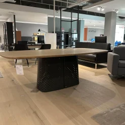 Esstisch 929-212 In Massivholz Eiche Geölt Gestell In Stahl Glatt Lackiert Umbragrau