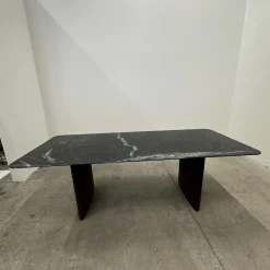 Esstisch 3222 Ipa Platte Stein Tauern Schwarz Grün Geschliffen Wangen Stoff 10125 Bordeaux Rot