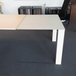 Esstisch 1420 Madison Platte Weißglas Satiniert Gestell Stahlblech Weiß Lackiert Mit Auszug