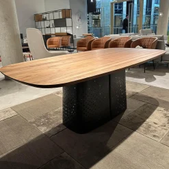 Esstisch 929 Platte Nussbaum Massiv Fuß Stahl Lackiert Verkehrsschwarz