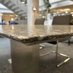 Esstisch Adler 1224 Platte Gneis Grigio Beola Grau Geledert Sockel 2 Oval Edelstahl Matt Geschliffen Ohne Rollen