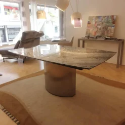 Esstisch Adler 1224 Platte Granit Silver Wave Bootsförmig Poliert Ovalsockel Edelstahl Matt Geschliffen