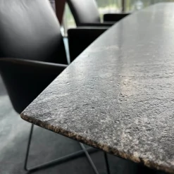 Esstisch Adler ll Platte Gneis Silver Paradiso Grau Geledert Sockel Oval Schwarz Beschichtet Ohne Rollen