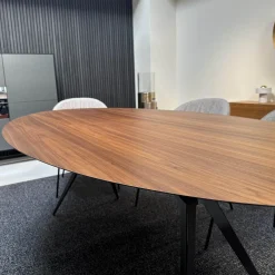 Esstisch Balance Platte Nussbaum Ovale Gestell Schwarz